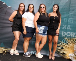 
<a style='margin-left: 5px;' class='btn btn-xs btn-social btn-facebook' href='https://www.facebook.com/sharer/sharer.php?u=https://galeramix.s01.web.getmuller.com.br/imagem/a163/800-800-90/conteudo/site_galerias/163/gustavo-lima-costelaco-junior-seco-galeramix-147.jpg' rel='popup' data-width='500' data-height='400'><i class='fa fa-facebook'></i>Compartilhar <span class='hidden-xs'>no Facebook</span>
</a> 
<a class='btn btn-default btn-xs' target='_blank' href='imagem/a163/800-800-90/conteudo/site_galerias/163/gustavo-lima-costelaco-junior-seco-galeramix-147.jpg'>
<span class='glyphicon glyphicon-cloud-download'></span> Salvar
</a>
