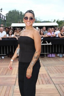 
<a style='margin-left: 5px;' class='btn btn-xs btn-social btn-facebook' href='https://www.facebook.com/sharer/sharer.php?u=https://galeramix.s01.web.getmuller.com.br/imagem/a163/800-800-90/conteudo/site_galerias/163/gustavo-lima-costelaco-junior-seco-galeramix-159.jpg' rel='popup' data-width='500' data-height='400'><i class='fa fa-facebook'></i>Compartilhar <span class='hidden-xs'>no Facebook</span>
</a> 
<a class='btn btn-default btn-xs' target='_blank' href='imagem/a163/800-800-90/conteudo/site_galerias/163/gustavo-lima-costelaco-junior-seco-galeramix-159.jpg'>
<span class='glyphicon glyphicon-cloud-download'></span> Salvar
</a>
