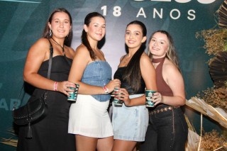 
<a style='margin-left: 5px;' class='btn btn-xs btn-social btn-facebook' href='https://www.facebook.com/sharer/sharer.php?u=https://galeramix.s01.web.getmuller.com.br/imagem/a163/800-800-90/conteudo/site_galerias/163/gustavo-lima-costelaco-junior-seco-galeramix-182.jpg' rel='popup' data-width='500' data-height='400'><i class='fa fa-facebook'></i>Compartilhar <span class='hidden-xs'>no Facebook</span>
</a> 
<a class='btn btn-default btn-xs' target='_blank' href='imagem/a163/800-800-90/conteudo/site_galerias/163/gustavo-lima-costelaco-junior-seco-galeramix-182.jpg'>
<span class='glyphicon glyphicon-cloud-download'></span> Salvar
</a>
