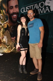 
<a style='margin-left: 5px;' class='btn btn-xs btn-social btn-facebook' href='https://www.facebook.com/sharer/sharer.php?u=https://galeramix.s01.web.getmuller.com.br/imagem/a163/800-800-90/conteudo/site_galerias/163/gustavo-lima-costelaco-junior-seco-galeramix-193.jpg' rel='popup' data-width='500' data-height='400'><i class='fa fa-facebook'></i>Compartilhar <span class='hidden-xs'>no Facebook</span>
</a> 
<a class='btn btn-default btn-xs' target='_blank' href='imagem/a163/800-800-90/conteudo/site_galerias/163/gustavo-lima-costelaco-junior-seco-galeramix-193.jpg'>
<span class='glyphicon glyphicon-cloud-download'></span> Salvar
</a>
