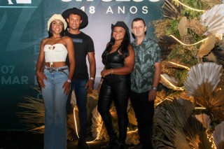 
<a style='margin-left: 5px;' class='btn btn-xs btn-social btn-facebook' href='https://www.facebook.com/sharer/sharer.php?u=https://galeramix.s01.web.getmuller.com.br/imagem/a163/800-800-90/conteudo/site_galerias/163/gustavo-lima-costelaco-junior-seco-galeramix-196.jpg' rel='popup' data-width='500' data-height='400'><i class='fa fa-facebook'></i>Compartilhar <span class='hidden-xs'>no Facebook</span>
</a> 
<a class='btn btn-default btn-xs' target='_blank' href='imagem/a163/800-800-90/conteudo/site_galerias/163/gustavo-lima-costelaco-junior-seco-galeramix-196.jpg'>
<span class='glyphicon glyphicon-cloud-download'></span> Salvar
</a>
