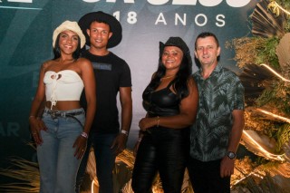 
<a style='margin-left: 5px;' class='btn btn-xs btn-social btn-facebook' href='https://www.facebook.com/sharer/sharer.php?u=https://galeramix.s01.web.getmuller.com.br/imagem/a163/800-800-90/conteudo/site_galerias/163/gustavo-lima-costelaco-junior-seco-galeramix-197.jpg' rel='popup' data-width='500' data-height='400'><i class='fa fa-facebook'></i>Compartilhar <span class='hidden-xs'>no Facebook</span>
</a> 
<a class='btn btn-default btn-xs' target='_blank' href='imagem/a163/800-800-90/conteudo/site_galerias/163/gustavo-lima-costelaco-junior-seco-galeramix-197.jpg'>
<span class='glyphicon glyphicon-cloud-download'></span> Salvar
</a>
