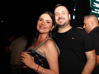 
<a style='margin-left: 5px;' class='btn btn-xs btn-social btn-facebook' href='https://www.facebook.com/sharer/sharer.php?u=https://galeramix.s01.web.getmuller.com.br/imagem/a163/800-800-90/conteudo/site_galerias/163/gustavo-lima-costelaco-junior-seco-galeramix-209.jpg' rel='popup' data-width='500' data-height='400'><i class='fa fa-facebook'></i>Compartilhar <span class='hidden-xs'>no Facebook</span>
</a> 
<a class='btn btn-default btn-xs' target='_blank' href='imagem/a163/800-800-90/conteudo/site_galerias/163/gustavo-lima-costelaco-junior-seco-galeramix-209.jpg'>
<span class='glyphicon glyphicon-cloud-download'></span> Salvar
</a>
