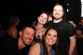 
<a style='margin-left: 5px;' class='btn btn-xs btn-social btn-facebook' href='https://www.facebook.com/sharer/sharer.php?u=https://galeramix.s01.web.getmuller.com.br/imagem/a163/800-800-90/conteudo/site_galerias/163/gustavo-lima-costelaco-junior-seco-galeramix-210.jpg' rel='popup' data-width='500' data-height='400'><i class='fa fa-facebook'></i>Compartilhar <span class='hidden-xs'>no Facebook</span>
</a> 
<a class='btn btn-default btn-xs' target='_blank' href='imagem/a163/800-800-90/conteudo/site_galerias/163/gustavo-lima-costelaco-junior-seco-galeramix-210.jpg'>
<span class='glyphicon glyphicon-cloud-download'></span> Salvar
</a>
