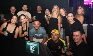 
<a style='margin-left: 5px;' class='btn btn-xs btn-social btn-facebook' href='https://www.facebook.com/sharer/sharer.php?u=https://galeramix.s01.web.getmuller.com.br/imagem/a163/800-800-90/conteudo/site_galerias/163/gustavo-lima-costelaco-junior-seco-galeramix-215.jpg' rel='popup' data-width='500' data-height='400'><i class='fa fa-facebook'></i>Compartilhar <span class='hidden-xs'>no Facebook</span>
</a> 
<a class='btn btn-default btn-xs' target='_blank' href='imagem/a163/800-800-90/conteudo/site_galerias/163/gustavo-lima-costelaco-junior-seco-galeramix-215.jpg'>
<span class='glyphicon glyphicon-cloud-download'></span> Salvar
</a>
