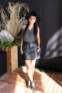 
<a style='margin-left: 5px;' class='btn btn-xs btn-social btn-facebook' href='https://www.facebook.com/sharer/sharer.php?u=https://galeramix.s01.web.getmuller.com.br/imagem/a163/800-800-90/conteudo/site_galerias/163/gustavo-lima-costelaco-junior-seco-galeramix-22.jpg' rel='popup' data-width='500' data-height='400'><i class='fa fa-facebook'></i>Compartilhar <span class='hidden-xs'>no Facebook</span>
</a> 
<a class='btn btn-default btn-xs' target='_blank' href='imagem/a163/800-800-90/conteudo/site_galerias/163/gustavo-lima-costelaco-junior-seco-galeramix-22.jpg'>
<span class='glyphicon glyphicon-cloud-download'></span> Salvar
</a>
