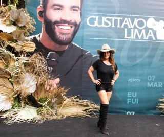 
<a style='margin-left: 5px;' class='btn btn-xs btn-social btn-facebook' href='https://www.facebook.com/sharer/sharer.php?u=https://galeramix.s01.web.getmuller.com.br/imagem/a163/800-800-90/conteudo/site_galerias/163/gustavo-lima-costelaco-junior-seco-galeramix-226.jpg' rel='popup' data-width='500' data-height='400'><i class='fa fa-facebook'></i>Compartilhar <span class='hidden-xs'>no Facebook</span>
</a> 
<a class='btn btn-default btn-xs' target='_blank' href='imagem/a163/800-800-90/conteudo/site_galerias/163/gustavo-lima-costelaco-junior-seco-galeramix-226.jpg'>
<span class='glyphicon glyphicon-cloud-download'></span> Salvar
</a>
