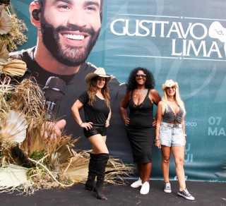 
<a style='margin-left: 5px;' class='btn btn-xs btn-social btn-facebook' href='https://www.facebook.com/sharer/sharer.php?u=https://galeramix.s01.web.getmuller.com.br/imagem/a163/800-800-90/conteudo/site_galerias/163/gustavo-lima-costelaco-junior-seco-galeramix-229.jpg' rel='popup' data-width='500' data-height='400'><i class='fa fa-facebook'></i>Compartilhar <span class='hidden-xs'>no Facebook</span>
</a> 
<a class='btn btn-default btn-xs' target='_blank' href='imagem/a163/800-800-90/conteudo/site_galerias/163/gustavo-lima-costelaco-junior-seco-galeramix-229.jpg'>
<span class='glyphicon glyphicon-cloud-download'></span> Salvar
</a>
