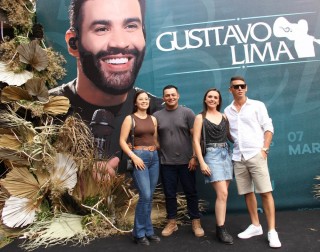 
<a style='margin-left: 5px;' class='btn btn-xs btn-social btn-facebook' href='https://www.facebook.com/sharer/sharer.php?u=https://galeramix.s01.web.getmuller.com.br/imagem/a163/800-800-90/conteudo/site_galerias/163/gustavo-lima-costelaco-junior-seco-galeramix-235.jpg' rel='popup' data-width='500' data-height='400'><i class='fa fa-facebook'></i>Compartilhar <span class='hidden-xs'>no Facebook</span>
</a> 
<a class='btn btn-default btn-xs' target='_blank' href='imagem/a163/800-800-90/conteudo/site_galerias/163/gustavo-lima-costelaco-junior-seco-galeramix-235.jpg'>
<span class='glyphicon glyphicon-cloud-download'></span> Salvar
</a>
