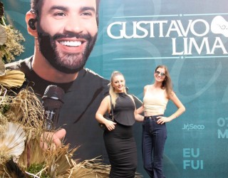 
<a style='margin-left: 5px;' class='btn btn-xs btn-social btn-facebook' href='https://www.facebook.com/sharer/sharer.php?u=https://galeramix.s01.web.getmuller.com.br/imagem/a163/800-800-90/conteudo/site_galerias/163/gustavo-lima-costelaco-junior-seco-galeramix-238.jpg' rel='popup' data-width='500' data-height='400'><i class='fa fa-facebook'></i>Compartilhar <span class='hidden-xs'>no Facebook</span>
</a> 
<a class='btn btn-default btn-xs' target='_blank' href='imagem/a163/800-800-90/conteudo/site_galerias/163/gustavo-lima-costelaco-junior-seco-galeramix-238.jpg'>
<span class='glyphicon glyphicon-cloud-download'></span> Salvar
</a>
