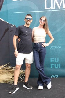 
<a style='margin-left: 5px;' class='btn btn-xs btn-social btn-facebook' href='https://www.facebook.com/sharer/sharer.php?u=https://galeramix.s01.web.getmuller.com.br/imagem/a163/800-800-90/conteudo/site_galerias/163/gustavo-lima-costelaco-junior-seco-galeramix-240.jpg' rel='popup' data-width='500' data-height='400'><i class='fa fa-facebook'></i>Compartilhar <span class='hidden-xs'>no Facebook</span>
</a> 
<a class='btn btn-default btn-xs' target='_blank' href='imagem/a163/800-800-90/conteudo/site_galerias/163/gustavo-lima-costelaco-junior-seco-galeramix-240.jpg'>
<span class='glyphicon glyphicon-cloud-download'></span> Salvar
</a>
