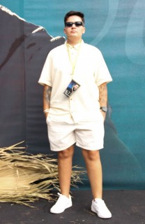 
<a style='margin-left: 5px;' class='btn btn-xs btn-social btn-facebook' href='https://www.facebook.com/sharer/sharer.php?u=https://galeramix.s01.web.getmuller.com.br/imagem/a163/800-800-90/conteudo/site_galerias/163/gustavo-lima-costelaco-junior-seco-galeramix-252.jpg' rel='popup' data-width='500' data-height='400'><i class='fa fa-facebook'></i>Compartilhar <span class='hidden-xs'>no Facebook</span>
</a> 
<a class='btn btn-default btn-xs' target='_blank' href='imagem/a163/800-800-90/conteudo/site_galerias/163/gustavo-lima-costelaco-junior-seco-galeramix-252.jpg'>
<span class='glyphicon glyphicon-cloud-download'></span> Salvar
</a>
