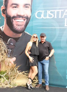 
<a style='margin-left: 5px;' class='btn btn-xs btn-social btn-facebook' href='https://www.facebook.com/sharer/sharer.php?u=https://galeramix.s01.web.getmuller.com.br/imagem/a163/800-800-90/conteudo/site_galerias/163/gustavo-lima-costelaco-junior-seco-galeramix-255.jpg' rel='popup' data-width='500' data-height='400'><i class='fa fa-facebook'></i>Compartilhar <span class='hidden-xs'>no Facebook</span>
</a> 
<a class='btn btn-default btn-xs' target='_blank' href='imagem/a163/800-800-90/conteudo/site_galerias/163/gustavo-lima-costelaco-junior-seco-galeramix-255.jpg'>
<span class='glyphicon glyphicon-cloud-download'></span> Salvar
</a>
