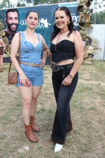 
<a style='margin-left: 5px;' class='btn btn-xs btn-social btn-facebook' href='https://www.facebook.com/sharer/sharer.php?u=https://galeramix.s01.web.getmuller.com.br/imagem/a163/800-800-90/conteudo/site_galerias/163/gustavo-lima-costelaco-junior-seco-galeramix-27.jpg' rel='popup' data-width='500' data-height='400'><i class='fa fa-facebook'></i>Compartilhar <span class='hidden-xs'>no Facebook</span>
</a> 
<a class='btn btn-default btn-xs' target='_blank' href='imagem/a163/800-800-90/conteudo/site_galerias/163/gustavo-lima-costelaco-junior-seco-galeramix-27.jpg'>
<span class='glyphicon glyphicon-cloud-download'></span> Salvar
</a>
