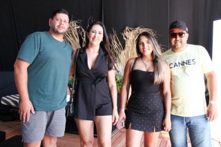 
<a style='margin-left: 5px;' class='btn btn-xs btn-social btn-facebook' href='https://www.facebook.com/sharer/sharer.php?u=https://galeramix.s01.web.getmuller.com.br/imagem/a163/800-800-90/conteudo/site_galerias/163/gustavo-lima-costelaco-junior-seco-galeramix-272.jpg' rel='popup' data-width='500' data-height='400'><i class='fa fa-facebook'></i>Compartilhar <span class='hidden-xs'>no Facebook</span>
</a> 
<a class='btn btn-default btn-xs' target='_blank' href='imagem/a163/800-800-90/conteudo/site_galerias/163/gustavo-lima-costelaco-junior-seco-galeramix-272.jpg'>
<span class='glyphicon glyphicon-cloud-download'></span> Salvar
</a>
