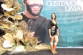 
<a style='margin-left: 5px;' class='btn btn-xs btn-social btn-facebook' href='https://www.facebook.com/sharer/sharer.php?u=https://galeramix.s01.web.getmuller.com.br/imagem/a163/800-800-90/conteudo/site_galerias/163/gustavo-lima-costelaco-junior-seco-galeramix-31.jpg' rel='popup' data-width='500' data-height='400'><i class='fa fa-facebook'></i>Compartilhar <span class='hidden-xs'>no Facebook</span>
</a> 
<a class='btn btn-default btn-xs' target='_blank' href='imagem/a163/800-800-90/conteudo/site_galerias/163/gustavo-lima-costelaco-junior-seco-galeramix-31.jpg'>
<span class='glyphicon glyphicon-cloud-download'></span> Salvar
</a>
