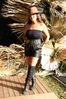 
<a style='margin-left: 5px;' class='btn btn-xs btn-social btn-facebook' href='https://www.facebook.com/sharer/sharer.php?u=https://galeramix.s01.web.getmuller.com.br/imagem/a163/800-800-90/conteudo/site_galerias/163/gustavo-lima-costelaco-junior-seco-galeramix-38.jpg' rel='popup' data-width='500' data-height='400'><i class='fa fa-facebook'></i>Compartilhar <span class='hidden-xs'>no Facebook</span>
</a> 
<a class='btn btn-default btn-xs' target='_blank' href='imagem/a163/800-800-90/conteudo/site_galerias/163/gustavo-lima-costelaco-junior-seco-galeramix-38.jpg'>
<span class='glyphicon glyphicon-cloud-download'></span> Salvar
</a>
