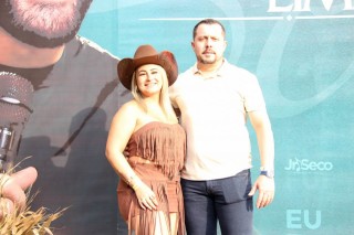 
<a style='margin-left: 5px;' class='btn btn-xs btn-social btn-facebook' href='https://www.facebook.com/sharer/sharer.php?u=https://galeramix.s01.web.getmuller.com.br/imagem/a163/800-800-90/conteudo/site_galerias/163/gustavo-lima-costelaco-junior-seco-galeramix-5.jpg' rel='popup' data-width='500' data-height='400'><i class='fa fa-facebook'></i>Compartilhar <span class='hidden-xs'>no Facebook</span>
</a> 
<a class='btn btn-default btn-xs' target='_blank' href='imagem/a163/800-800-90/conteudo/site_galerias/163/gustavo-lima-costelaco-junior-seco-galeramix-5.jpg'>
<span class='glyphicon glyphicon-cloud-download'></span> Salvar
</a>
