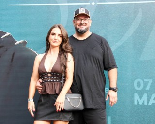 
<a style='margin-left: 5px;' class='btn btn-xs btn-social btn-facebook' href='https://www.facebook.com/sharer/sharer.php?u=https://galeramix.s01.web.getmuller.com.br/imagem/a163/800-800-90/conteudo/site_galerias/163/gustavo-lima-costelaco-junior-seco-galeramix-53.jpg' rel='popup' data-width='500' data-height='400'><i class='fa fa-facebook'></i>Compartilhar <span class='hidden-xs'>no Facebook</span>
</a> 
<a class='btn btn-default btn-xs' target='_blank' href='imagem/a163/800-800-90/conteudo/site_galerias/163/gustavo-lima-costelaco-junior-seco-galeramix-53.jpg'>
<span class='glyphicon glyphicon-cloud-download'></span> Salvar
</a>
