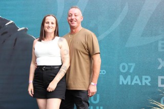 
<a style='margin-left: 5px;' class='btn btn-xs btn-social btn-facebook' href='https://www.facebook.com/sharer/sharer.php?u=https://galeramix.s01.web.getmuller.com.br/imagem/a163/800-800-90/conteudo/site_galerias/163/gustavo-lima-costelaco-junior-seco-galeramix-57.jpg' rel='popup' data-width='500' data-height='400'><i class='fa fa-facebook'></i>Compartilhar <span class='hidden-xs'>no Facebook</span>
</a> 
<a class='btn btn-default btn-xs' target='_blank' href='imagem/a163/800-800-90/conteudo/site_galerias/163/gustavo-lima-costelaco-junior-seco-galeramix-57.jpg'>
<span class='glyphicon glyphicon-cloud-download'></span> Salvar
</a>
