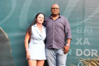 
<a style='margin-left: 5px;' class='btn btn-xs btn-social btn-facebook' href='https://www.facebook.com/sharer/sharer.php?u=https://galeramix.s01.web.getmuller.com.br/imagem/a163/800-800-90/conteudo/site_galerias/163/gustavo-lima-costelaco-junior-seco-galeramix-59.jpg' rel='popup' data-width='500' data-height='400'><i class='fa fa-facebook'></i>Compartilhar <span class='hidden-xs'>no Facebook</span>
</a> 
<a class='btn btn-default btn-xs' target='_blank' href='imagem/a163/800-800-90/conteudo/site_galerias/163/gustavo-lima-costelaco-junior-seco-galeramix-59.jpg'>
<span class='glyphicon glyphicon-cloud-download'></span> Salvar
</a>
