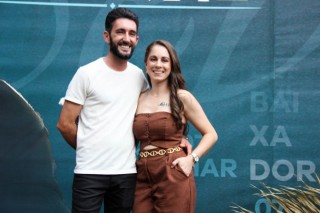 
<a style='margin-left: 5px;' class='btn btn-xs btn-social btn-facebook' href='https://www.facebook.com/sharer/sharer.php?u=https://galeramix.s01.web.getmuller.com.br/imagem/a163/800-800-90/conteudo/site_galerias/163/gustavo-lima-costelaco-junior-seco-galeramix-6.jpg' rel='popup' data-width='500' data-height='400'><i class='fa fa-facebook'></i>Compartilhar <span class='hidden-xs'>no Facebook</span>
</a> 
<a class='btn btn-default btn-xs' target='_blank' href='imagem/a163/800-800-90/conteudo/site_galerias/163/gustavo-lima-costelaco-junior-seco-galeramix-6.jpg'>
<span class='glyphicon glyphicon-cloud-download'></span> Salvar
</a>
