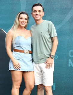 
<a style='margin-left: 5px;' class='btn btn-xs btn-social btn-facebook' href='https://www.facebook.com/sharer/sharer.php?u=https://galeramix.s01.web.getmuller.com.br/imagem/a163/800-800-90/conteudo/site_galerias/163/gustavo-lima-costelaco-junior-seco-galeramix-61.jpg' rel='popup' data-width='500' data-height='400'><i class='fa fa-facebook'></i>Compartilhar <span class='hidden-xs'>no Facebook</span>
</a> 
<a class='btn btn-default btn-xs' target='_blank' href='imagem/a163/800-800-90/conteudo/site_galerias/163/gustavo-lima-costelaco-junior-seco-galeramix-61.jpg'>
<span class='glyphicon glyphicon-cloud-download'></span> Salvar
</a>
