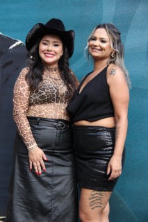 
<a style='margin-left: 5px;' class='btn btn-xs btn-social btn-facebook' href='https://www.facebook.com/sharer/sharer.php?u=https://galeramix.s01.web.getmuller.com.br/imagem/a163/800-800-90/conteudo/site_galerias/163/gustavo-lima-costelaco-junior-seco-galeramix-67.jpg' rel='popup' data-width='500' data-height='400'><i class='fa fa-facebook'></i>Compartilhar <span class='hidden-xs'>no Facebook</span>
</a> 
<a class='btn btn-default btn-xs' target='_blank' href='imagem/a163/800-800-90/conteudo/site_galerias/163/gustavo-lima-costelaco-junior-seco-galeramix-67.jpg'>
<span class='glyphicon glyphicon-cloud-download'></span> Salvar
</a>
