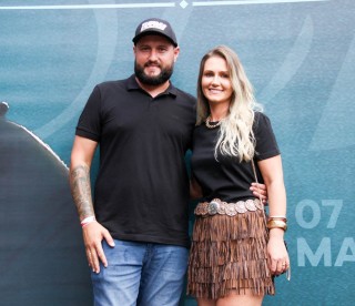 
<a style='margin-left: 5px;' class='btn btn-xs btn-social btn-facebook' href='https://www.facebook.com/sharer/sharer.php?u=https://galeramix.s01.web.getmuller.com.br/imagem/a163/800-800-90/conteudo/site_galerias/163/gustavo-lima-costelaco-junior-seco-galeramix-7.jpg' rel='popup' data-width='500' data-height='400'><i class='fa fa-facebook'></i>Compartilhar <span class='hidden-xs'>no Facebook</span>
</a> 
<a class='btn btn-default btn-xs' target='_blank' href='imagem/a163/800-800-90/conteudo/site_galerias/163/gustavo-lima-costelaco-junior-seco-galeramix-7.jpg'>
<span class='glyphicon glyphicon-cloud-download'></span> Salvar
</a>
