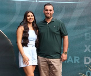 
<a style='margin-left: 5px;' class='btn btn-xs btn-social btn-facebook' href='https://www.facebook.com/sharer/sharer.php?u=https://galeramix.s01.web.getmuller.com.br/imagem/a163/800-800-90/conteudo/site_galerias/163/gustavo-lima-costelaco-junior-seco-galeramix-75.jpg' rel='popup' data-width='500' data-height='400'><i class='fa fa-facebook'></i>Compartilhar <span class='hidden-xs'>no Facebook</span>
</a> 
<a class='btn btn-default btn-xs' target='_blank' href='imagem/a163/800-800-90/conteudo/site_galerias/163/gustavo-lima-costelaco-junior-seco-galeramix-75.jpg'>
<span class='glyphicon glyphicon-cloud-download'></span> Salvar
</a>
