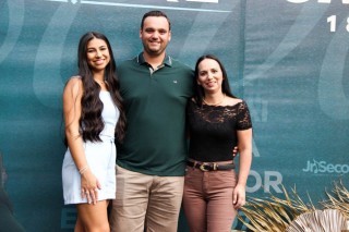 
<a style='margin-left: 5px;' class='btn btn-xs btn-social btn-facebook' href='https://www.facebook.com/sharer/sharer.php?u=https://galeramix.s01.web.getmuller.com.br/imagem/a163/800-800-90/conteudo/site_galerias/163/gustavo-lima-costelaco-junior-seco-galeramix-76.jpg' rel='popup' data-width='500' data-height='400'><i class='fa fa-facebook'></i>Compartilhar <span class='hidden-xs'>no Facebook</span>
</a> 
<a class='btn btn-default btn-xs' target='_blank' href='imagem/a163/800-800-90/conteudo/site_galerias/163/gustavo-lima-costelaco-junior-seco-galeramix-76.jpg'>
<span class='glyphicon glyphicon-cloud-download'></span> Salvar
</a>
