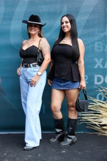 
<a style='margin-left: 5px;' class='btn btn-xs btn-social btn-facebook' href='https://www.facebook.com/sharer/sharer.php?u=https://galeramix.s01.web.getmuller.com.br/imagem/a163/800-800-90/conteudo/site_galerias/163/gustavo-lima-costelaco-junior-seco-galeramix-79.jpg' rel='popup' data-width='500' data-height='400'><i class='fa fa-facebook'></i>Compartilhar <span class='hidden-xs'>no Facebook</span>
</a> 
<a class='btn btn-default btn-xs' target='_blank' href='imagem/a163/800-800-90/conteudo/site_galerias/163/gustavo-lima-costelaco-junior-seco-galeramix-79.jpg'>
<span class='glyphicon glyphicon-cloud-download'></span> Salvar
</a>
