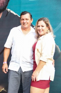 
<a style='margin-left: 5px;' class='btn btn-xs btn-social btn-facebook' href='https://www.facebook.com/sharer/sharer.php?u=https://galeramix.s01.web.getmuller.com.br/imagem/a163/800-800-90/conteudo/site_galerias/163/gustavo-lima-costelaco-junior-seco-galeramix-8.jpg' rel='popup' data-width='500' data-height='400'><i class='fa fa-facebook'></i>Compartilhar <span class='hidden-xs'>no Facebook</span>
</a> 
<a class='btn btn-default btn-xs' target='_blank' href='imagem/a163/800-800-90/conteudo/site_galerias/163/gustavo-lima-costelaco-junior-seco-galeramix-8.jpg'>
<span class='glyphicon glyphicon-cloud-download'></span> Salvar
</a>
