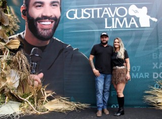 
<a style='margin-left: 5px;' class='btn btn-xs btn-social btn-facebook' href='https://www.facebook.com/sharer/sharer.php?u=https://galeramix.s01.web.getmuller.com.br/imagem/a163/800-800-90/conteudo/site_galerias/163/gustavo-lima-costelaco-junior-seco-galeramix-81.jpg' rel='popup' data-width='500' data-height='400'><i class='fa fa-facebook'></i>Compartilhar <span class='hidden-xs'>no Facebook</span>
</a> 
<a class='btn btn-default btn-xs' target='_blank' href='imagem/a163/800-800-90/conteudo/site_galerias/163/gustavo-lima-costelaco-junior-seco-galeramix-81.jpg'>
<span class='glyphicon glyphicon-cloud-download'></span> Salvar
</a>
