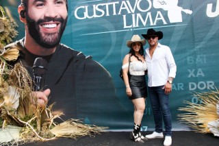 
<a style='margin-left: 5px;' class='btn btn-xs btn-social btn-facebook' href='https://www.facebook.com/sharer/sharer.php?u=https://galeramix.s01.web.getmuller.com.br/imagem/a163/800-800-90/conteudo/site_galerias/163/gustavo-lima-costelaco-junior-seco-galeramix-84.jpg' rel='popup' data-width='500' data-height='400'><i class='fa fa-facebook'></i>Compartilhar <span class='hidden-xs'>no Facebook</span>
</a> 
<a class='btn btn-default btn-xs' target='_blank' href='imagem/a163/800-800-90/conteudo/site_galerias/163/gustavo-lima-costelaco-junior-seco-galeramix-84.jpg'>
<span class='glyphicon glyphicon-cloud-download'></span> Salvar
</a>
