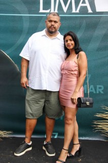 
<a style='margin-left: 5px;' class='btn btn-xs btn-social btn-facebook' href='https://www.facebook.com/sharer/sharer.php?u=https://galeramix.s01.web.getmuller.com.br/imagem/a163/800-800-90/conteudo/site_galerias/163/gustavo-lima-costelaco-junior-seco-galeramix-86.jpg' rel='popup' data-width='500' data-height='400'><i class='fa fa-facebook'></i>Compartilhar <span class='hidden-xs'>no Facebook</span>
</a> 
<a class='btn btn-default btn-xs' target='_blank' href='imagem/a163/800-800-90/conteudo/site_galerias/163/gustavo-lima-costelaco-junior-seco-galeramix-86.jpg'>
<span class='glyphicon glyphicon-cloud-download'></span> Salvar
</a>
