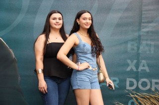 
<a style='margin-left: 5px;' class='btn btn-xs btn-social btn-facebook' href='https://www.facebook.com/sharer/sharer.php?u=https://galeramix.s01.web.getmuller.com.br/imagem/a163/800-800-90/conteudo/site_galerias/163/gustavo-lima-costelaco-junior-seco-galeramix-9.jpg' rel='popup' data-width='500' data-height='400'><i class='fa fa-facebook'></i>Compartilhar <span class='hidden-xs'>no Facebook</span>
</a> 
<a class='btn btn-default btn-xs' target='_blank' href='imagem/a163/800-800-90/conteudo/site_galerias/163/gustavo-lima-costelaco-junior-seco-galeramix-9.jpg'>
<span class='glyphicon glyphicon-cloud-download'></span> Salvar
</a>
