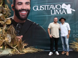 
<a style='margin-left: 5px;' class='btn btn-xs btn-social btn-facebook' href='https://www.facebook.com/sharer/sharer.php?u=https://galeramix.s01.web.getmuller.com.br/imagem/a163/800-800-90/conteudo/site_galerias/163/gustavo-lima-costelaco-junior-seco-galeramix-91.jpg' rel='popup' data-width='500' data-height='400'><i class='fa fa-facebook'></i>Compartilhar <span class='hidden-xs'>no Facebook</span>
</a> 
<a class='btn btn-default btn-xs' target='_blank' href='imagem/a163/800-800-90/conteudo/site_galerias/163/gustavo-lima-costelaco-junior-seco-galeramix-91.jpg'>
<span class='glyphicon glyphicon-cloud-download'></span> Salvar
</a>
