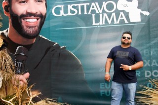 
<a style='margin-left: 5px;' class='btn btn-xs btn-social btn-facebook' href='https://www.facebook.com/sharer/sharer.php?u=https://galeramix.s01.web.getmuller.com.br/imagem/a163/800-800-90/conteudo/site_galerias/163/gustavo-lima-costelaco-junior-seco-galeramix-98.jpg' rel='popup' data-width='500' data-height='400'><i class='fa fa-facebook'></i>Compartilhar <span class='hidden-xs'>no Facebook</span>
</a> 
<a class='btn btn-default btn-xs' target='_blank' href='imagem/a163/800-800-90/conteudo/site_galerias/163/gustavo-lima-costelaco-junior-seco-galeramix-98.jpg'>
<span class='glyphicon glyphicon-cloud-download'></span> Salvar
</a>
