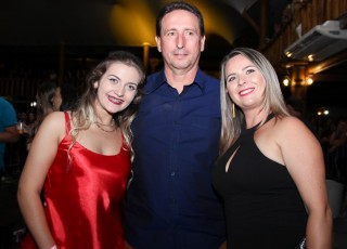 
<a style='margin-left: 5px;' class='btn btn-xs btn-social btn-facebook' href='https://www.facebook.com/sharer/sharer.php?u=https://galeramix.s01.web.getmuller.com.br/imagem/a17/800-800-90/conteudo/site_galerias/17/victor-e-leo-petry-111.jpg' rel='popup' data-width='500' data-height='400'><i class='fa fa-facebook'></i>Compartilhar <span class='hidden-xs'>no Facebook</span>
</a> 
<a class='btn btn-default btn-xs' target='_blank' href='imagem/a17/800-800-90/conteudo/site_galerias/17/victor-e-leo-petry-111.jpg'>
<span class='glyphicon glyphicon-cloud-download'></span> Salvar
</a>
