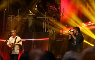 
<a style='margin-left: 5px;' class='btn btn-xs btn-social btn-facebook' href='https://www.facebook.com/sharer/sharer.php?u=https://galeramix.s01.web.getmuller.com.br/imagem/a17/800-800-90/conteudo/site_galerias/17/victor-e-leo-petry-115.jpg' rel='popup' data-width='500' data-height='400'><i class='fa fa-facebook'></i>Compartilhar <span class='hidden-xs'>no Facebook</span>
</a> 
<a class='btn btn-default btn-xs' target='_blank' href='imagem/a17/800-800-90/conteudo/site_galerias/17/victor-e-leo-petry-115.jpg'>
<span class='glyphicon glyphicon-cloud-download'></span> Salvar
</a>
