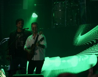 
<a style='margin-left: 5px;' class='btn btn-xs btn-social btn-facebook' href='https://www.facebook.com/sharer/sharer.php?u=https://galeramix.s01.web.getmuller.com.br/imagem/a17/800-800-90/conteudo/site_galerias/17/victor-e-leo-petry-122.jpg' rel='popup' data-width='500' data-height='400'><i class='fa fa-facebook'></i>Compartilhar <span class='hidden-xs'>no Facebook</span>
</a> 
<a class='btn btn-default btn-xs' target='_blank' href='imagem/a17/800-800-90/conteudo/site_galerias/17/victor-e-leo-petry-122.jpg'>
<span class='glyphicon glyphicon-cloud-download'></span> Salvar
</a>
