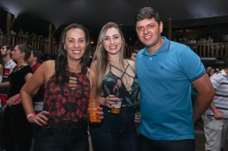 
<a style='margin-left: 5px;' class='btn btn-xs btn-social btn-facebook' href='https://www.facebook.com/sharer/sharer.php?u=https://galeramix.s01.web.getmuller.com.br/imagem/a17/800-800-90/conteudo/site_galerias/17/victor-e-leo-petry-130.jpg' rel='popup' data-width='500' data-height='400'><i class='fa fa-facebook'></i>Compartilhar <span class='hidden-xs'>no Facebook</span>
</a> 
<a class='btn btn-default btn-xs' target='_blank' href='imagem/a17/800-800-90/conteudo/site_galerias/17/victor-e-leo-petry-130.jpg'>
<span class='glyphicon glyphicon-cloud-download'></span> Salvar
</a>
