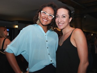 
<a style='margin-left: 5px;' class='btn btn-xs btn-social btn-facebook' href='https://www.facebook.com/sharer/sharer.php?u=https://galeramix.s01.web.getmuller.com.br/imagem/a17/800-800-90/conteudo/site_galerias/17/victor-e-leo-petry-14.jpg' rel='popup' data-width='500' data-height='400'><i class='fa fa-facebook'></i>Compartilhar <span class='hidden-xs'>no Facebook</span>
</a> 
<a class='btn btn-default btn-xs' target='_blank' href='imagem/a17/800-800-90/conteudo/site_galerias/17/victor-e-leo-petry-14.jpg'>
<span class='glyphicon glyphicon-cloud-download'></span> Salvar
</a>
