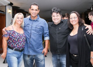 
<a style='margin-left: 5px;' class='btn btn-xs btn-social btn-facebook' href='https://www.facebook.com/sharer/sharer.php?u=https://galeramix.s01.web.getmuller.com.br/imagem/a17/800-800-90/conteudo/site_galerias/17/victor-e-leo-petry-26.jpg' rel='popup' data-width='500' data-height='400'><i class='fa fa-facebook'></i>Compartilhar <span class='hidden-xs'>no Facebook</span>
</a> 
<a class='btn btn-default btn-xs' target='_blank' href='imagem/a17/800-800-90/conteudo/site_galerias/17/victor-e-leo-petry-26.jpg'>
<span class='glyphicon glyphicon-cloud-download'></span> Salvar
</a>
