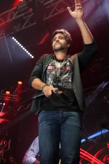 
<a style='margin-left: 5px;' class='btn btn-xs btn-social btn-facebook' href='https://www.facebook.com/sharer/sharer.php?u=https://galeramix.s01.web.getmuller.com.br/imagem/a17/800-800-90/conteudo/site_galerias/17/victor-e-leo-petry-3.jpg' rel='popup' data-width='500' data-height='400'><i class='fa fa-facebook'></i>Compartilhar <span class='hidden-xs'>no Facebook</span>
</a> 
<a class='btn btn-default btn-xs' target='_blank' href='imagem/a17/800-800-90/conteudo/site_galerias/17/victor-e-leo-petry-3.jpg'>
<span class='glyphicon glyphicon-cloud-download'></span> Salvar
</a>
