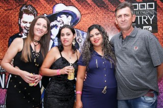 
<a style='margin-left: 5px;' class='btn btn-xs btn-social btn-facebook' href='https://www.facebook.com/sharer/sharer.php?u=https://galeramix.s01.web.getmuller.com.br/imagem/a17/800-800-90/conteudo/site_galerias/17/victor-e-leo-petry-31.jpg' rel='popup' data-width='500' data-height='400'><i class='fa fa-facebook'></i>Compartilhar <span class='hidden-xs'>no Facebook</span>
</a> 
<a class='btn btn-default btn-xs' target='_blank' href='imagem/a17/800-800-90/conteudo/site_galerias/17/victor-e-leo-petry-31.jpg'>
<span class='glyphicon glyphicon-cloud-download'></span> Salvar
</a>
