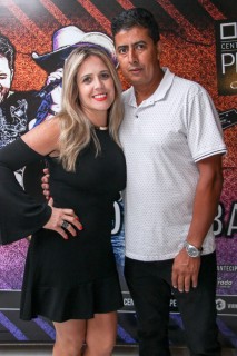 
<a style='margin-left: 5px;' class='btn btn-xs btn-social btn-facebook' href='https://www.facebook.com/sharer/sharer.php?u=https://galeramix.s01.web.getmuller.com.br/imagem/a17/800-800-90/conteudo/site_galerias/17/victor-e-leo-petry-37.jpg' rel='popup' data-width='500' data-height='400'><i class='fa fa-facebook'></i>Compartilhar <span class='hidden-xs'>no Facebook</span>
</a> 
<a class='btn btn-default btn-xs' target='_blank' href='imagem/a17/800-800-90/conteudo/site_galerias/17/victor-e-leo-petry-37.jpg'>
<span class='glyphicon glyphicon-cloud-download'></span> Salvar
</a>
