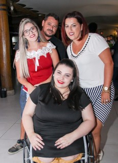 
<a style='margin-left: 5px;' class='btn btn-xs btn-social btn-facebook' href='https://www.facebook.com/sharer/sharer.php?u=https://galeramix.s01.web.getmuller.com.br/imagem/a17/800-800-90/conteudo/site_galerias/17/victor-e-leo-petry-48.jpg' rel='popup' data-width='500' data-height='400'><i class='fa fa-facebook'></i>Compartilhar <span class='hidden-xs'>no Facebook</span>
</a> 
<a class='btn btn-default btn-xs' target='_blank' href='imagem/a17/800-800-90/conteudo/site_galerias/17/victor-e-leo-petry-48.jpg'>
<span class='glyphicon glyphicon-cloud-download'></span> Salvar
</a>
