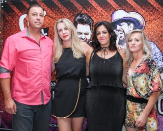 
<a style='margin-left: 5px;' class='btn btn-xs btn-social btn-facebook' href='https://www.facebook.com/sharer/sharer.php?u=https://galeramix.s01.web.getmuller.com.br/imagem/a17/800-800-90/conteudo/site_galerias/17/victor-e-leo-petry-65.jpg' rel='popup' data-width='500' data-height='400'><i class='fa fa-facebook'></i>Compartilhar <span class='hidden-xs'>no Facebook</span>
</a> 
<a class='btn btn-default btn-xs' target='_blank' href='imagem/a17/800-800-90/conteudo/site_galerias/17/victor-e-leo-petry-65.jpg'>
<span class='glyphicon glyphicon-cloud-download'></span> Salvar
</a>
